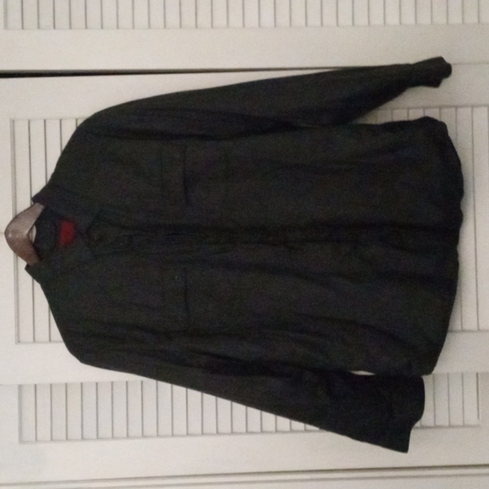 Alfani Slim Fit Mens shirt very comfortable has a nice inside lining